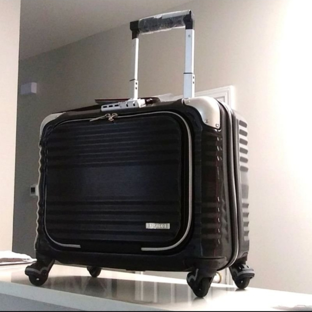 Carry On Luggage 17" 100% PC TS.  BLACK.